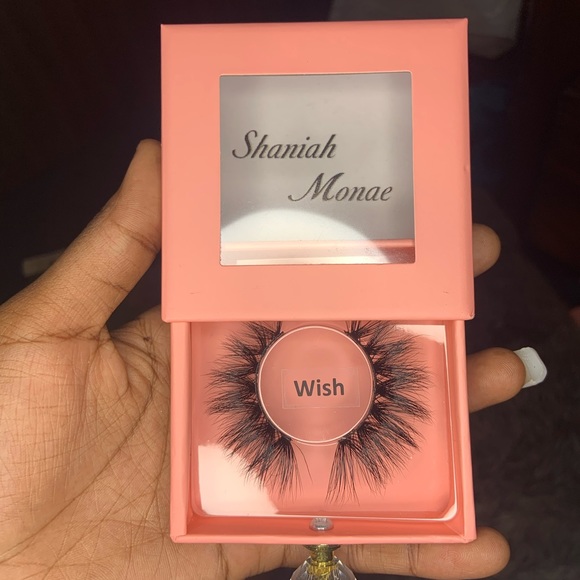 lash extensions - Picture 2 of 5